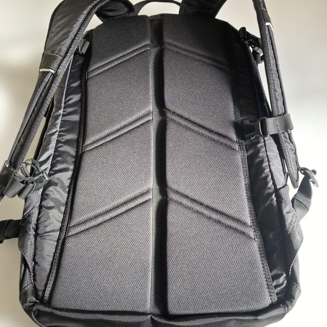 最終値下げです⭐️美品・未使用⭐️THULE バックパック[sweden]21L
