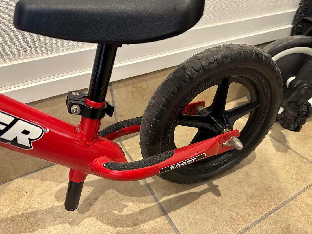 マジソン君【希少　美品】ストライダー　レッド