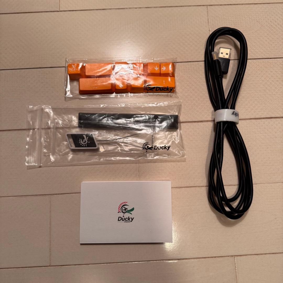 Ducky One 2 mini 赤軸 (キーキャップ付き)