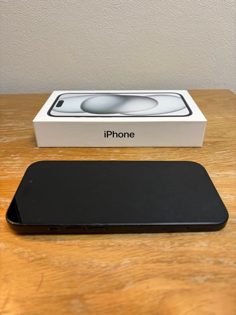 Apple iPhone 15 128GB ブラック SIMフリー　本体 箱付き