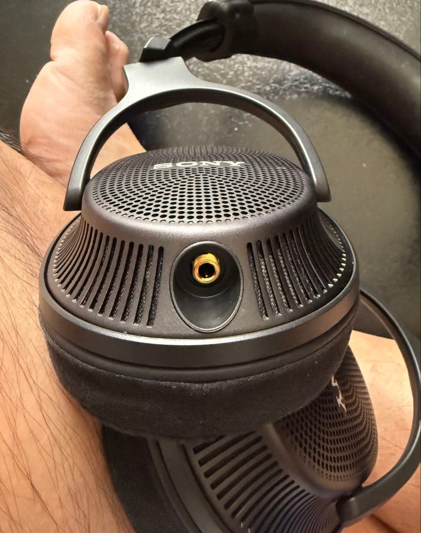 【美品です！】ソニー モニター有線ヘッドホン MDR-MV1