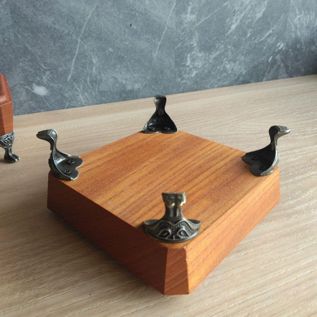 スピーカースタンド一対　欅無垢材