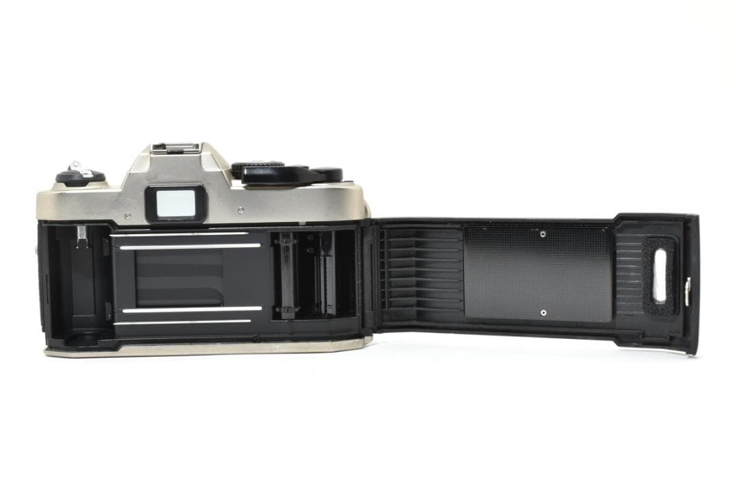 美品　NIKON ニコン FM10 フィルムカメラ　モルト新品交換済 M289