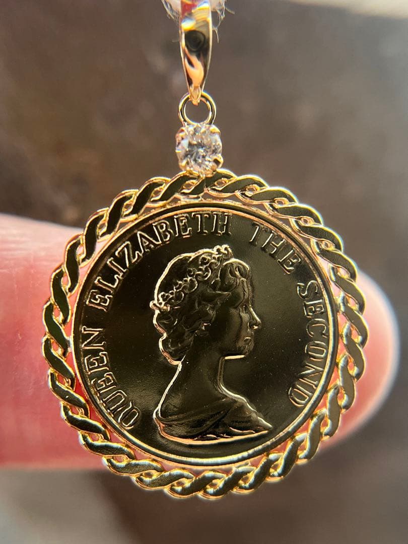 新品K18YGデザインダイヤモンドペンダント