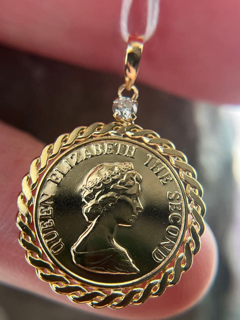 新品K18YGデザインダイヤモンドペンダント