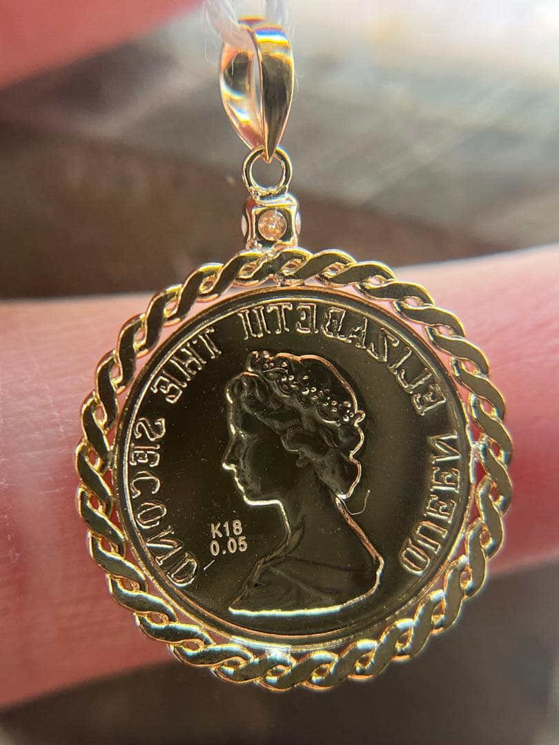 新品K18YGデザインダイヤモンドペンダント