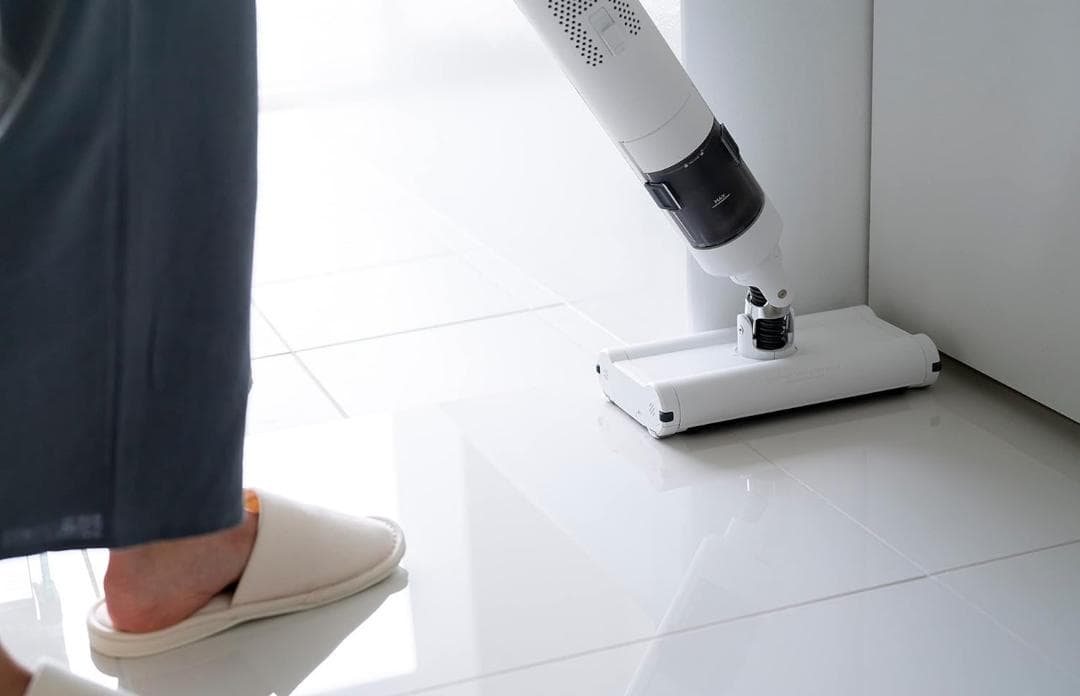 新品 バルミューダ 掃除機 BALMUDA C01A-WH