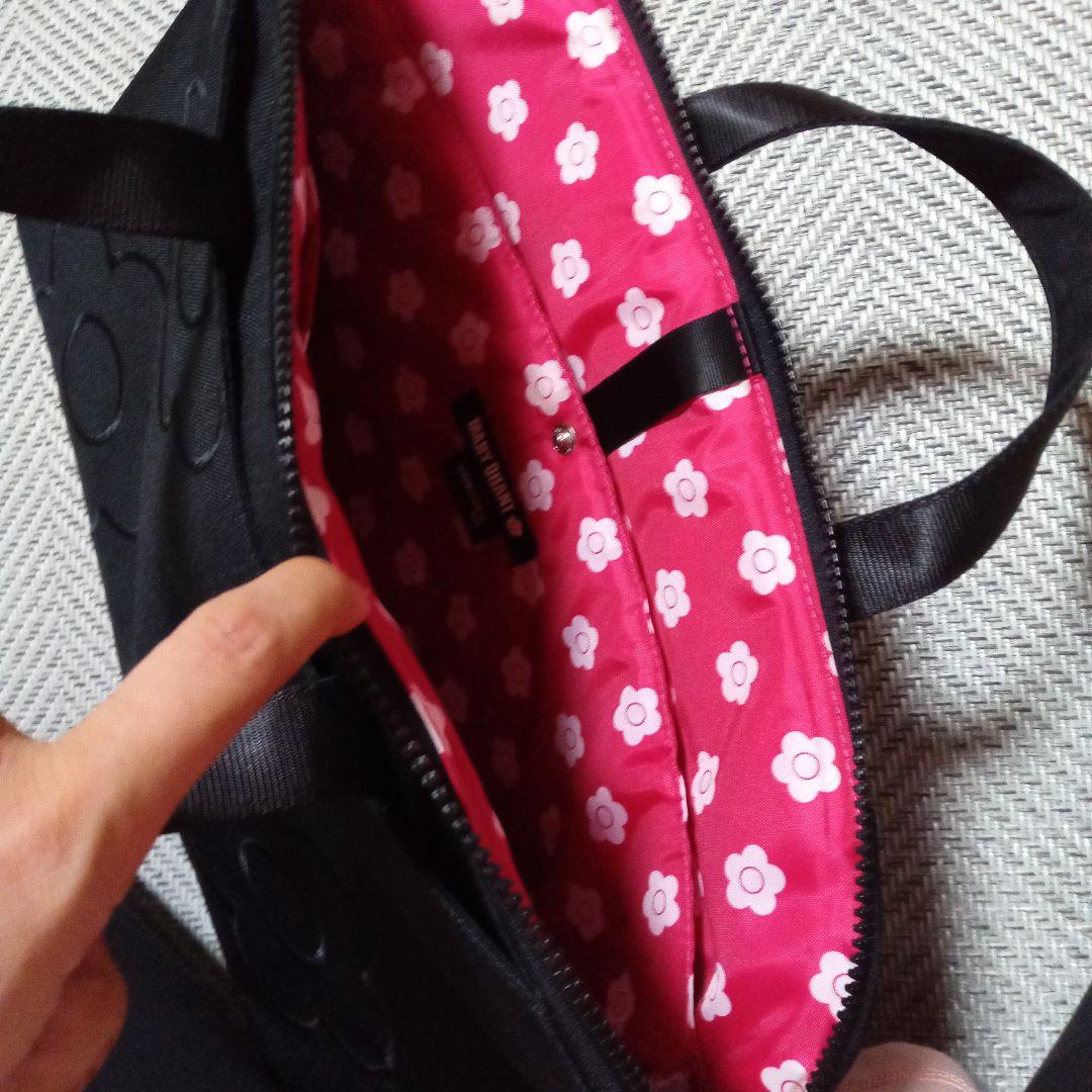 マリー・クワント　ブラック PCバッグ 小花柄赤裏地