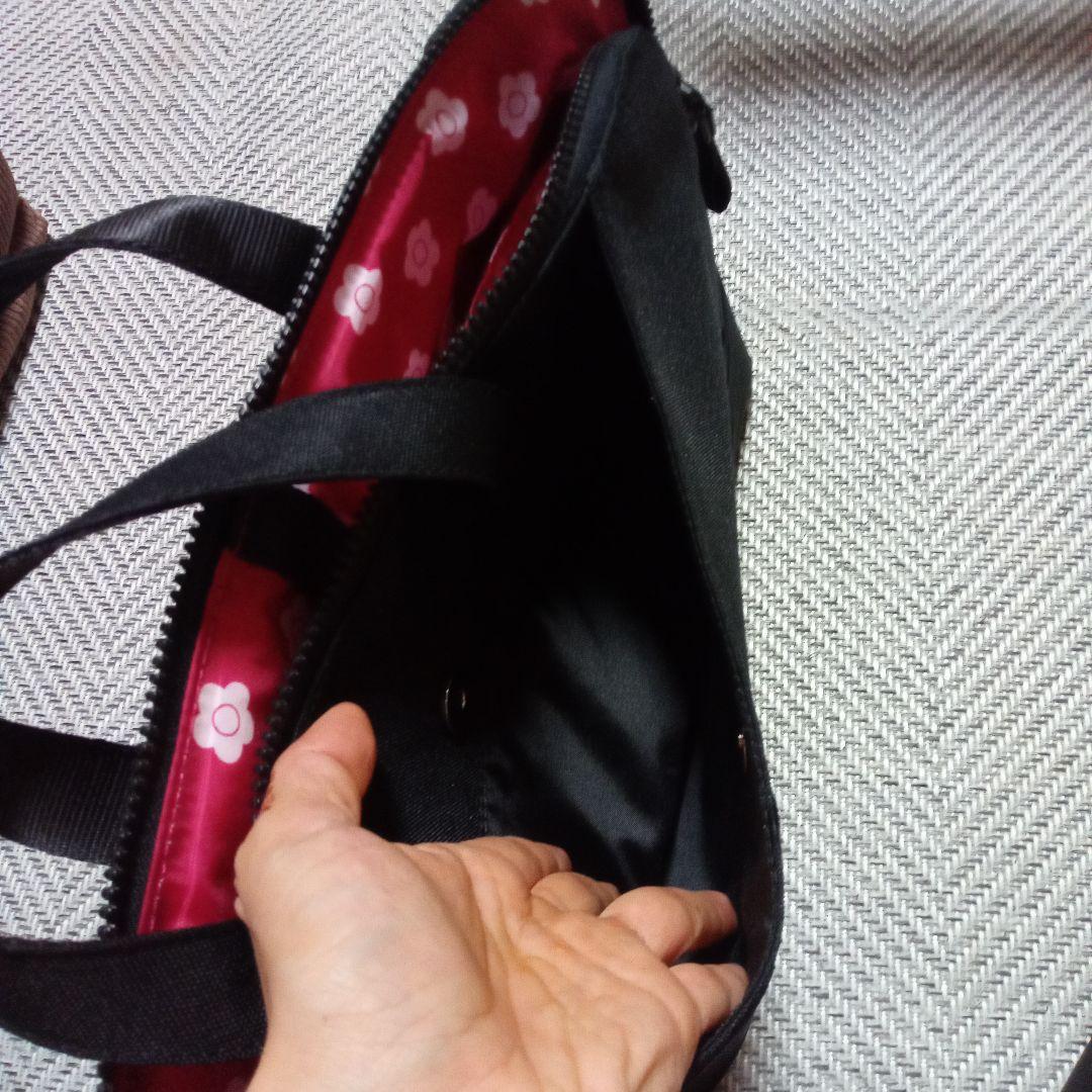 マリー・クワント　ブラック PCバッグ 小花柄赤裏地