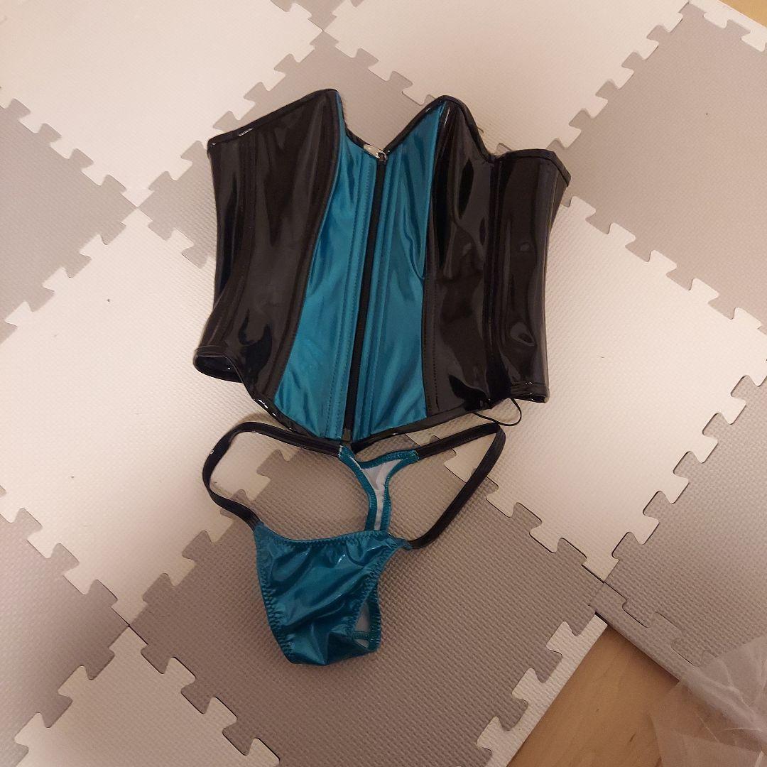 アフィックスパラパラ　エナメルボンテージ　コルセット　Tバック付