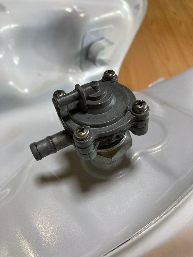 k*i様 ホーネット250 純正 ガソリンタンク 燃料タンク MC31 絶版 希