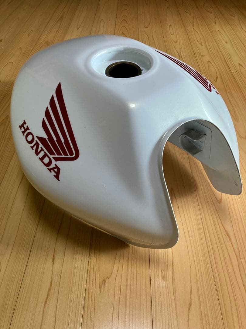 k*i様 ホーネット250 純正 ガソリンタンク 燃料タンク MC31 絶版 希