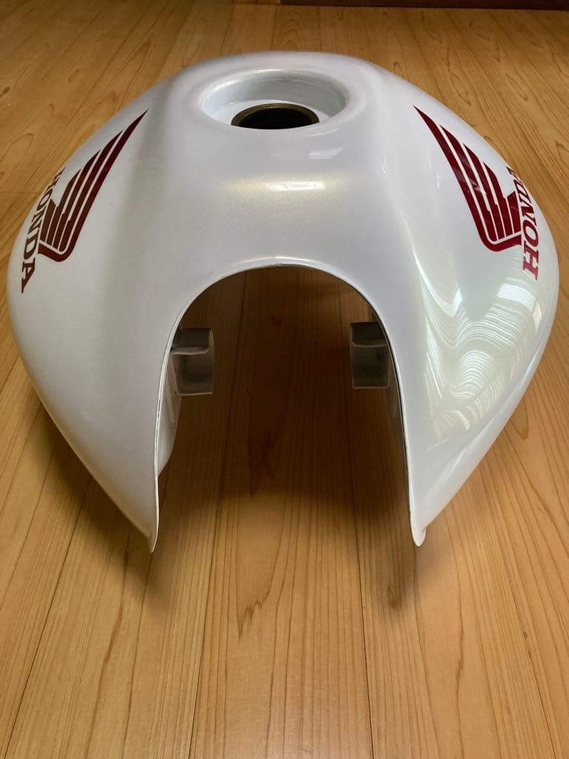 k*i様 ホーネット250 純正 ガソリンタンク 燃料タンク MC31 絶版 希
