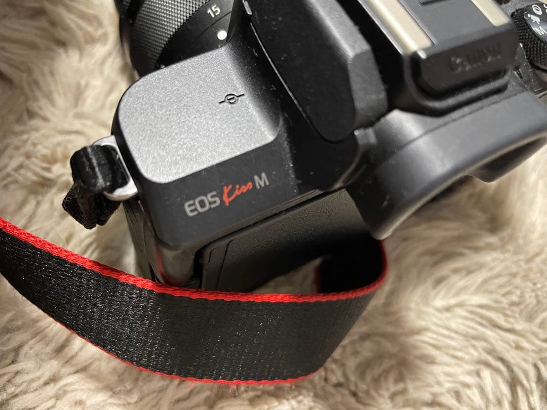 【豊田村さん専用】Canon EOS Kiss M ミラーレス一眼(箱付き)本体