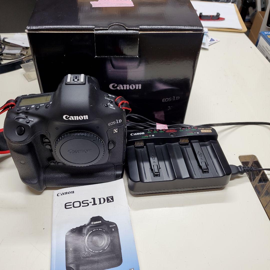Canon EOS-1D X 本体　取説 充電器付　50000ショット未満です。