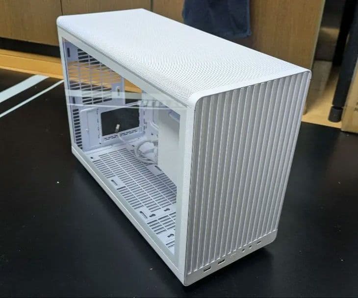 LIAN LI A3-mATX White PCケース
