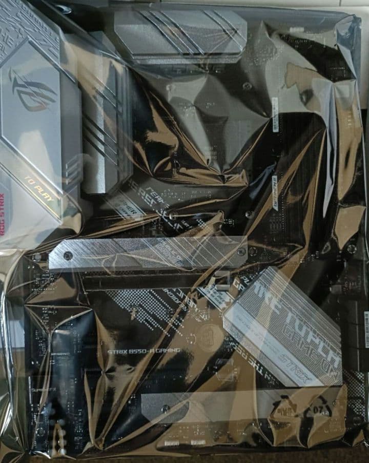 ASUS ROG STRIX B550-A GAMING マザーボード