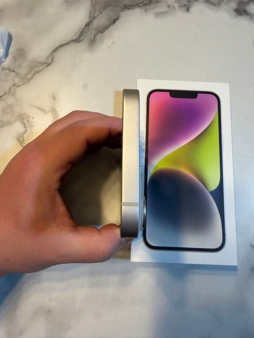 iPhone14 256GB スターライト（白）