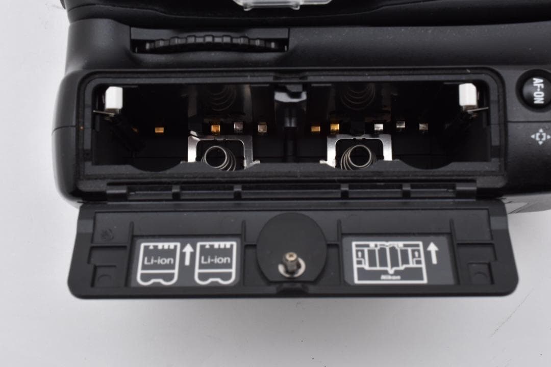 ニコン NIKON D200ボディ＋MB-D200