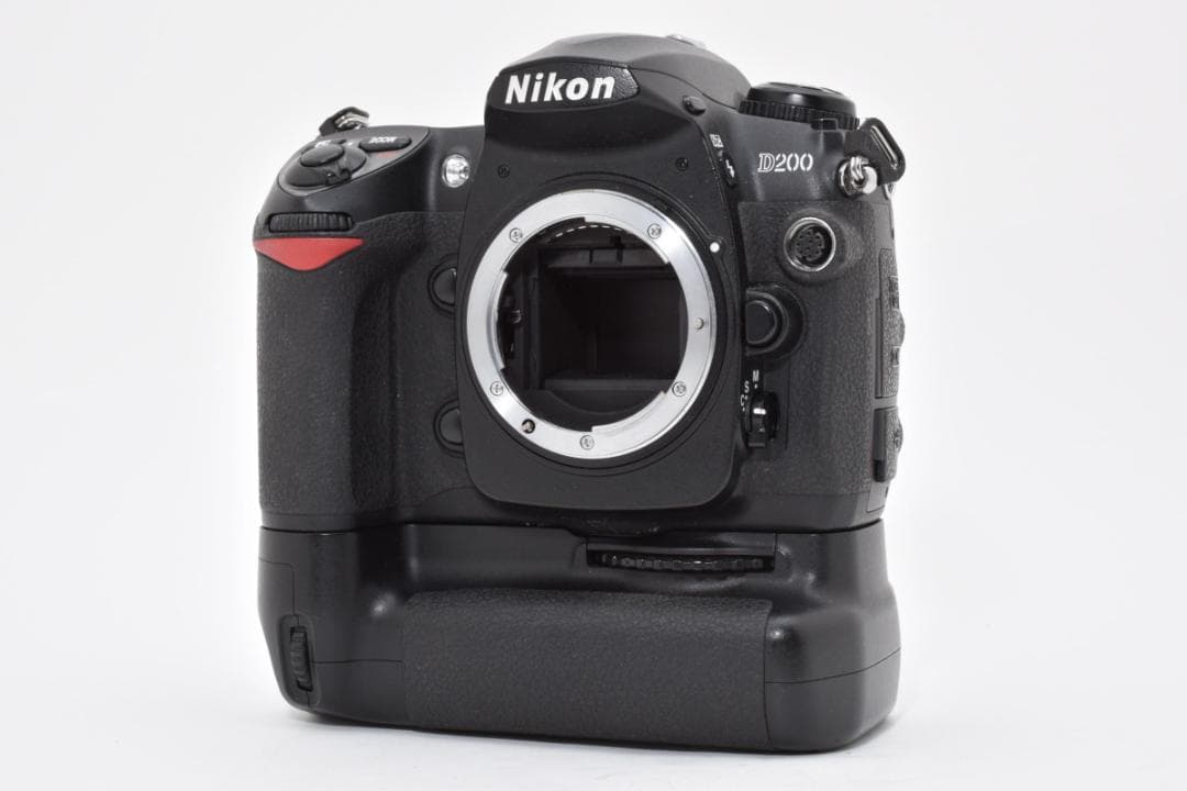 ニコン NIKON D200ボディ＋MB-D200