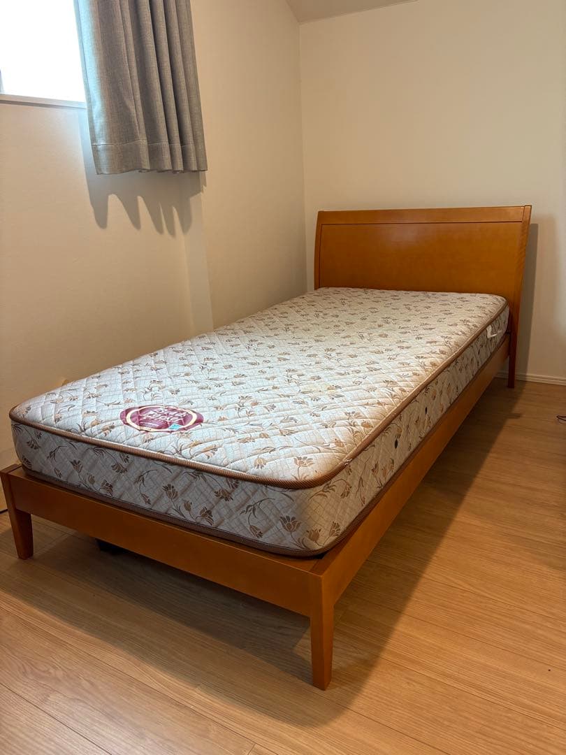 シングルベッドとマットレス