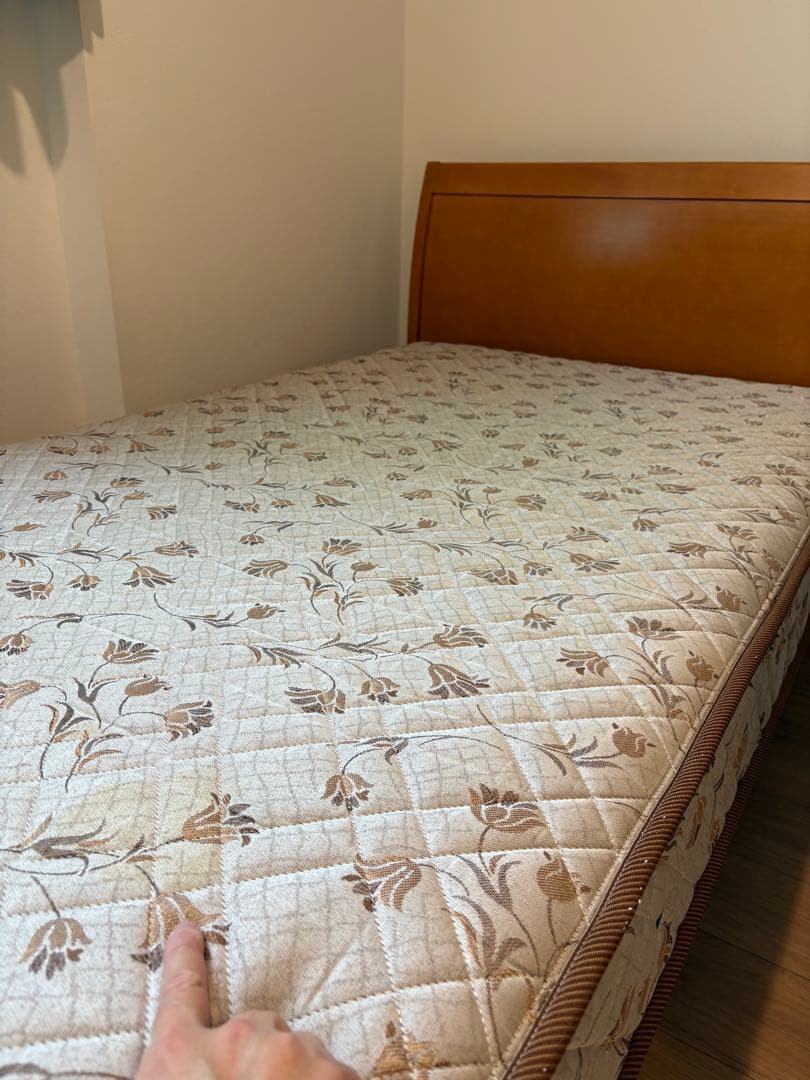 シングルベッドとマットレス