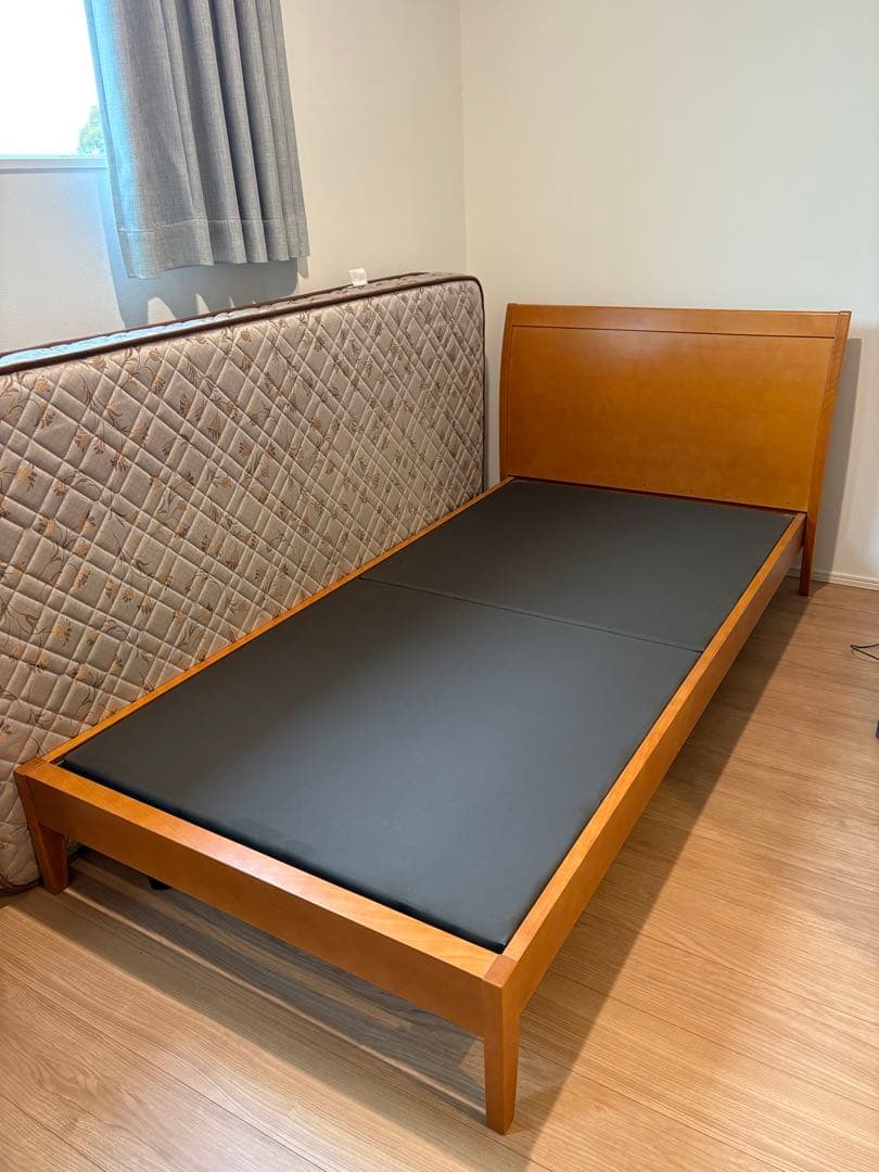 シングルベッドとマットレス