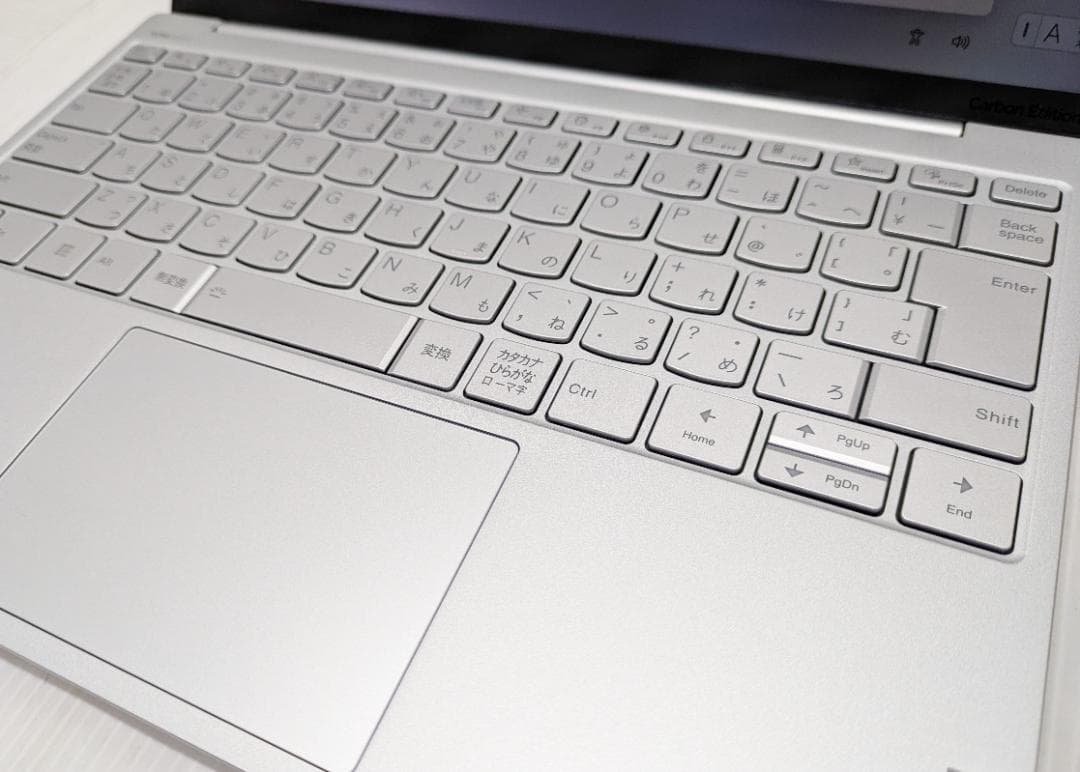 Lenovo Yoga Slim 7 Carbon 13IAP7 ノートPC