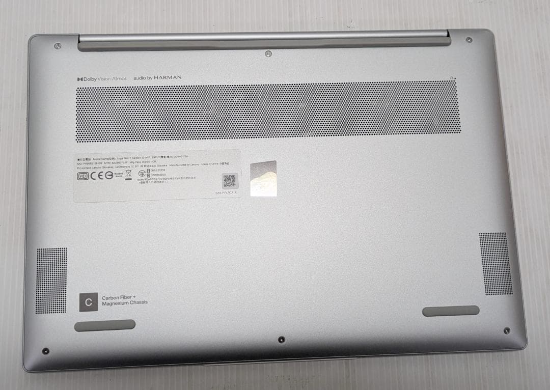 Lenovo Yoga Slim 7 Carbon 13IAP7 ノートPC
