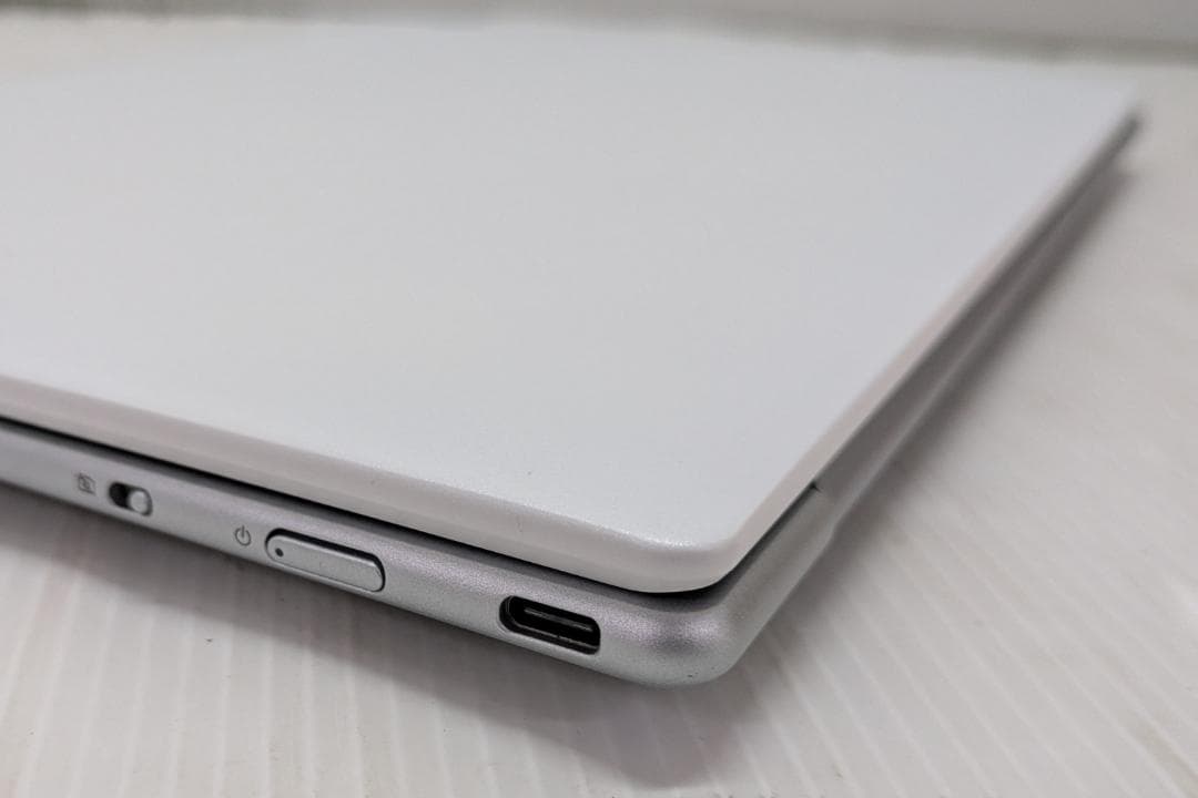 Lenovo Yoga Slim 7 Carbon 13IAP7 ノートPC