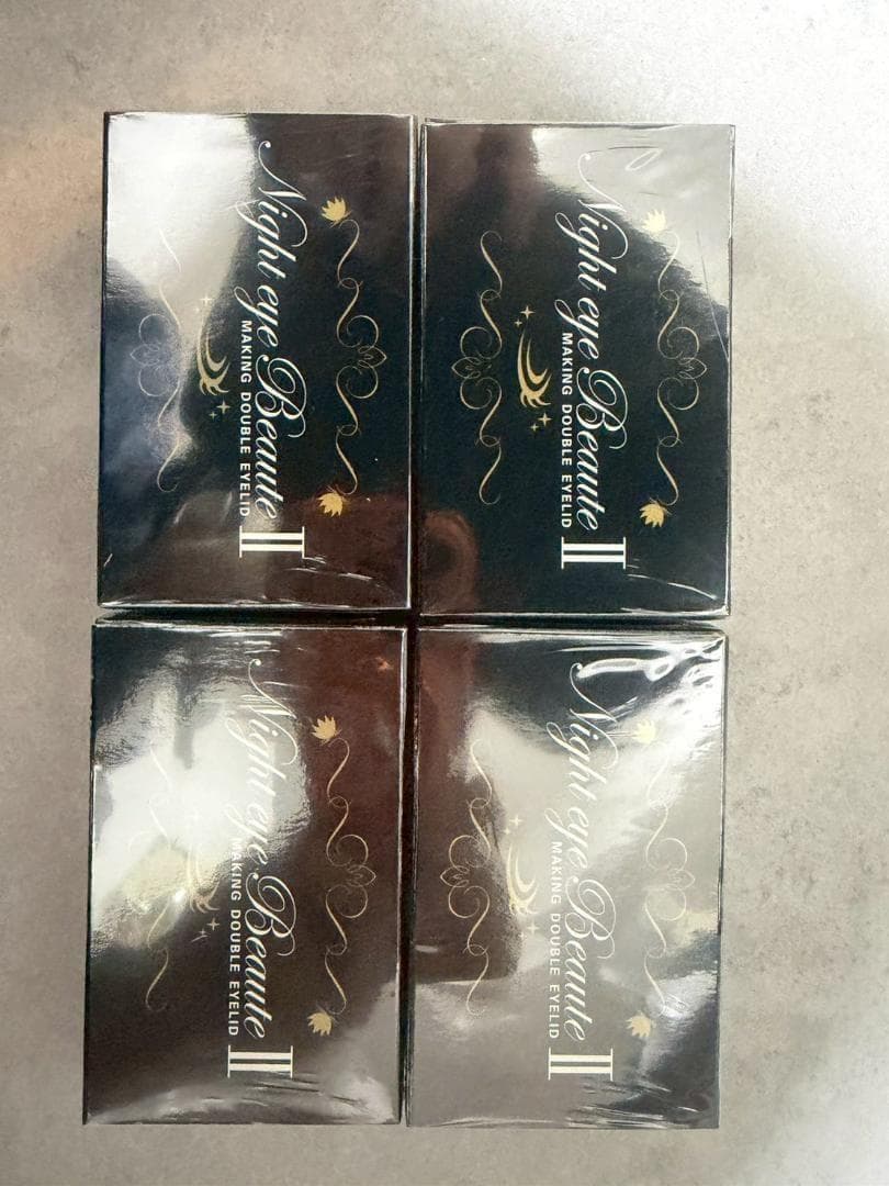 【4個】 ナイトアイボーテ 二重 メイク のり アイプチ 新品 人気 美容成分