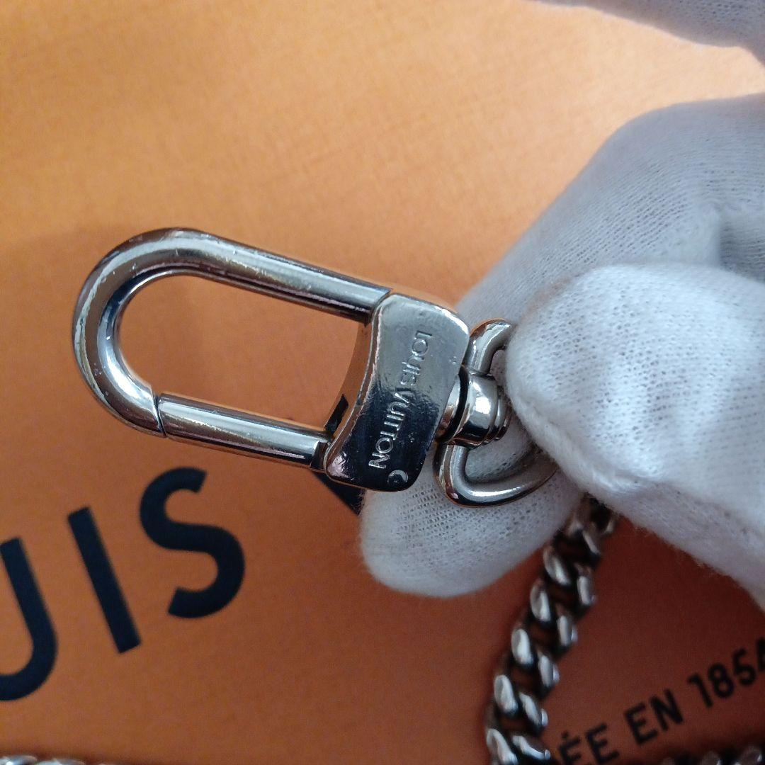 ルイ・ヴィトン。美品シルバー色、ウォレット、キーチェーン