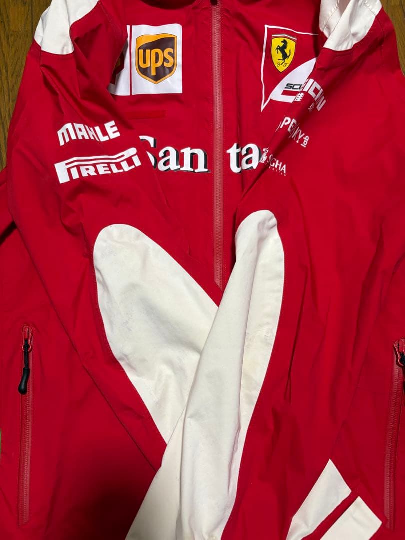 スクーデリアフェラーリ　レインジャケット