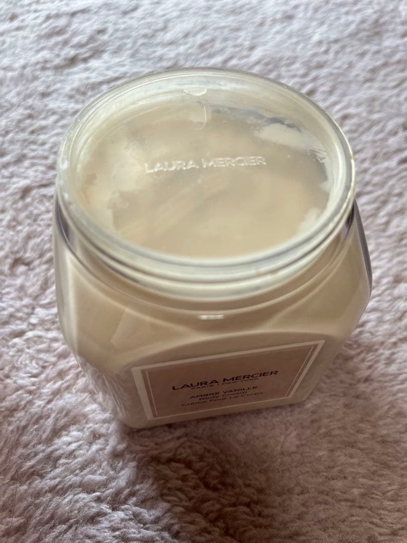 ローラメルシエ ホイップトボディクリーム　アンバーバニラ