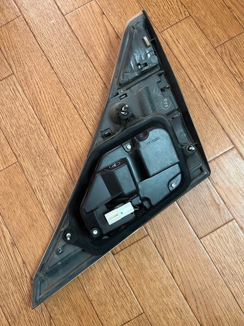 20 ヴェルファイア テールランプ ブラック 202 左側 内側 ゲート側