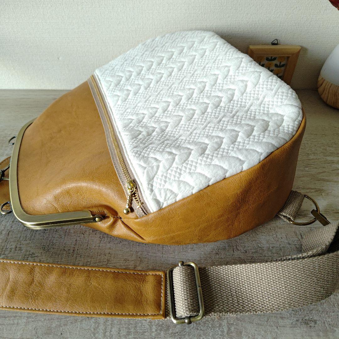 【ゴンちゃん様】がま口ボディバッグ　アランニット　ハンドメイド