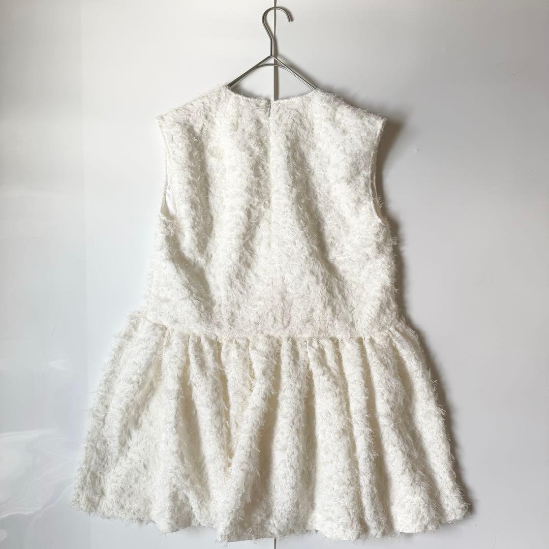 HER. カットジャカードペプラムブラウス Oggi オフホワイト　ハードット