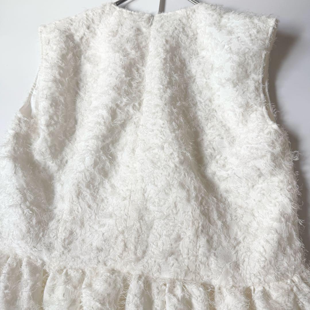 HER. カットジャカードペプラムブラウス Oggi オフホワイト　ハードット