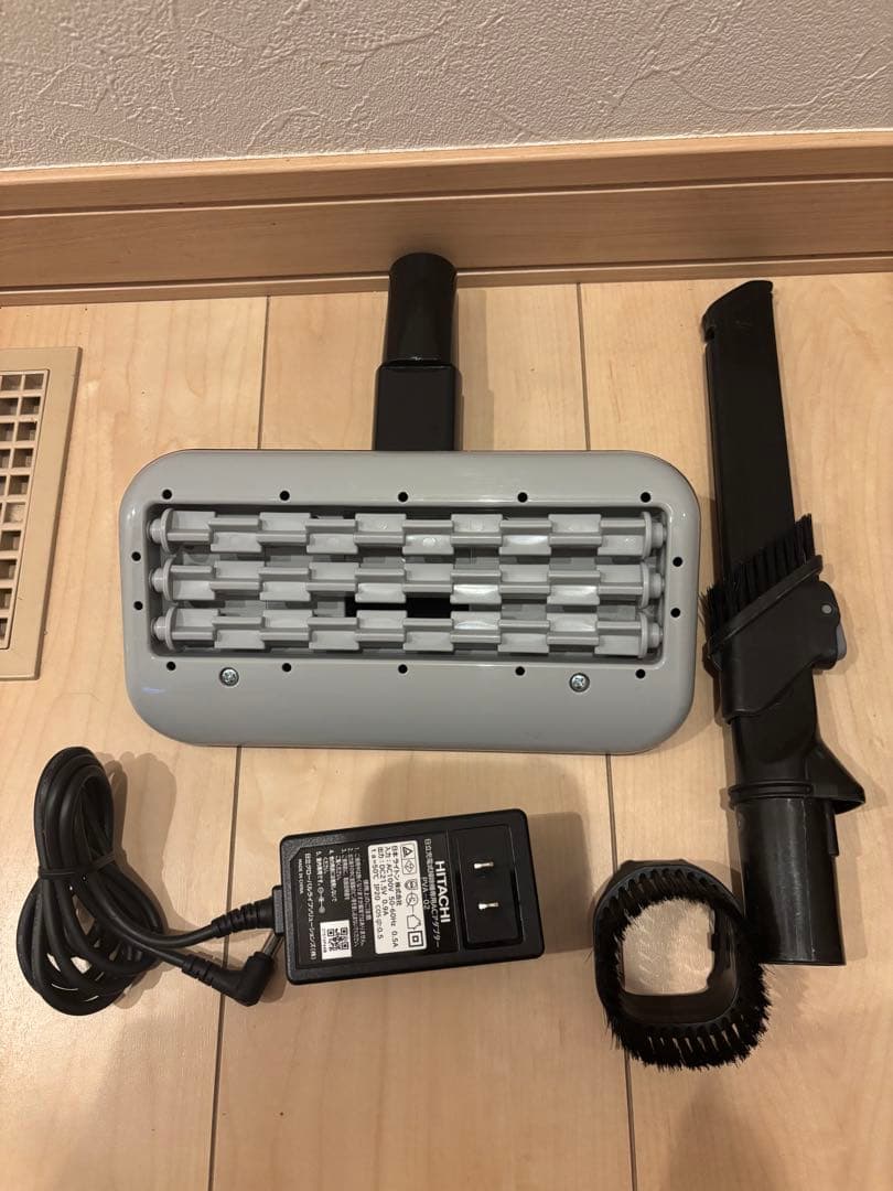 日立　コードレス　掃除機 PV-BHL2000J LEDライトBT未使用近