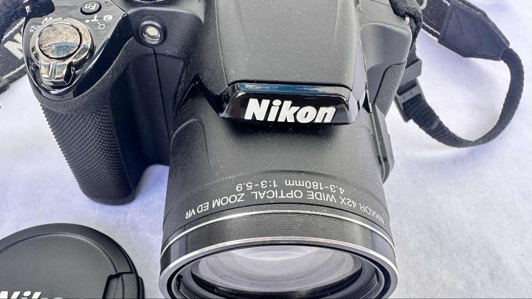 Nikon コンパクトデジタルカメラ ブラック