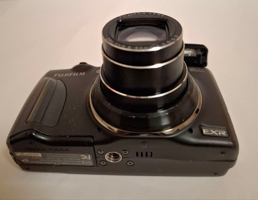 [準美品] スマホに転送可能ファインピックス FINEPIX F900EXR