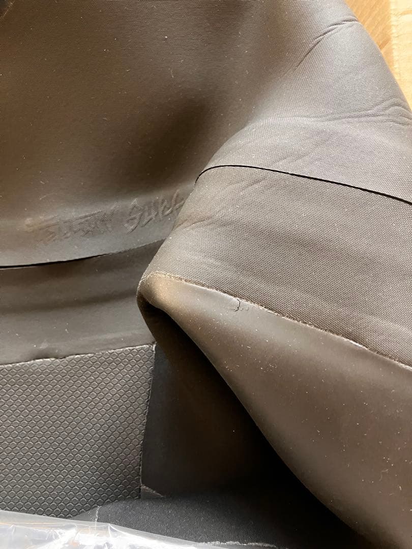 FELLOWSURF 12月13日購入 未使用 セミドライ チェストジップ ML