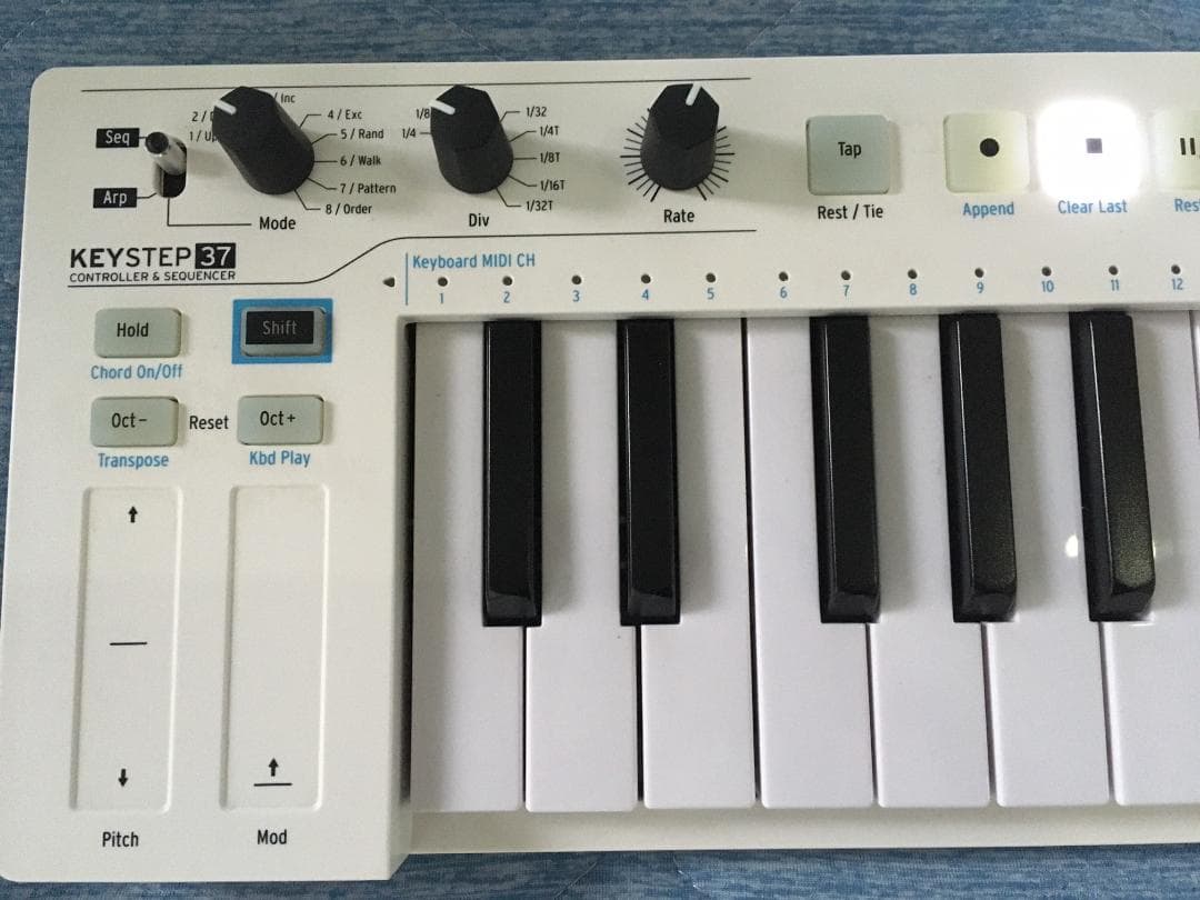 ARTURIA KEYSTEP 37 ホワイト MIDIキーボード