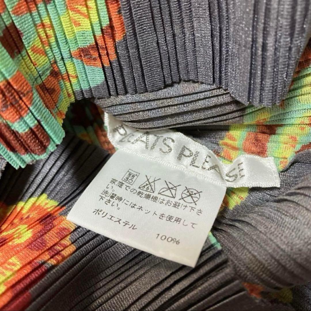 【薔薇を散りばめたデザイン】プリーツプリーズ カットソー 長袖 ボタニカル柄