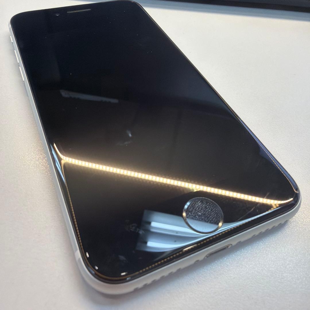 訳ありiPhone SE2 128GB ホワイト100% 再起動することがある