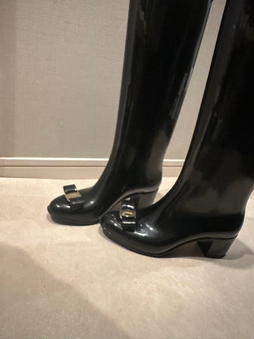 【Ferragamo】フェラガモ ヴァラリボン レインブーツ長靴ブラック雨具6M