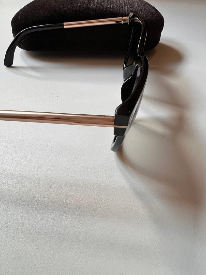 TOM FORD スクエア型サングラス ブラック　ケース付き