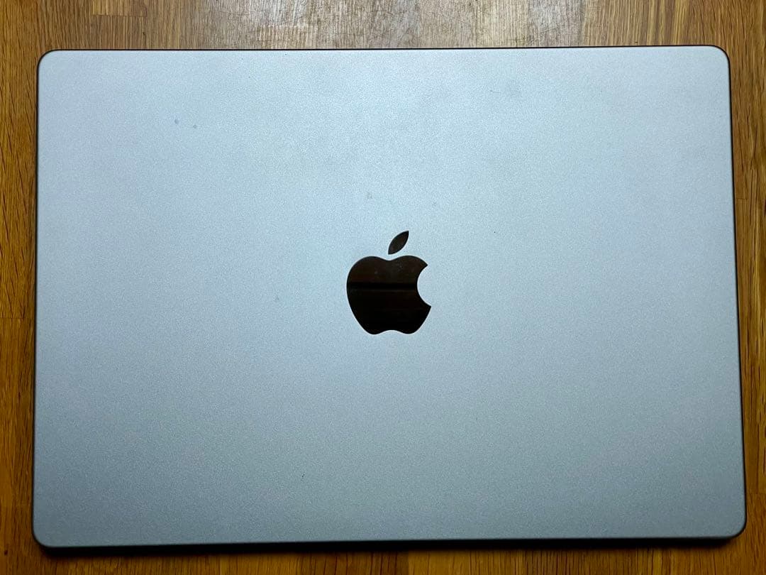 新品同様AppleM1 MacBook Pro シルバー　ストレージ512GB