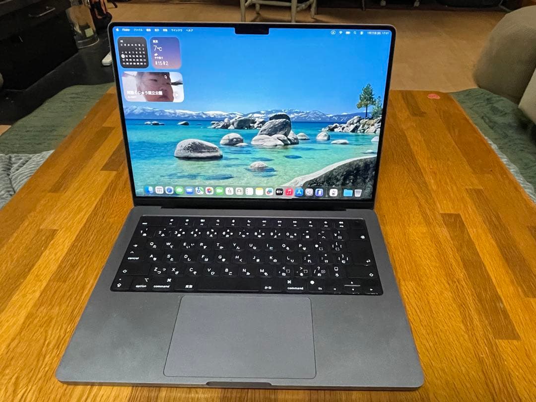 新品同様AppleM1 MacBook Pro シルバー　ストレージ512GB