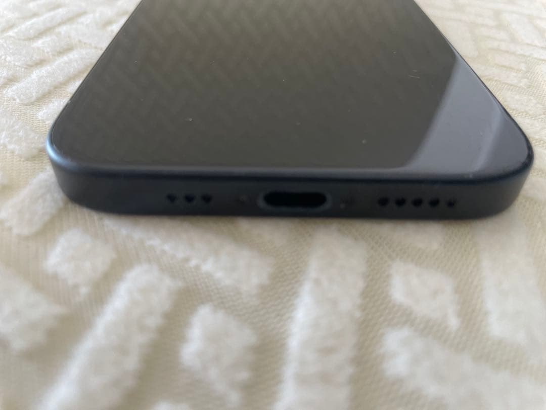 【美品】Apple iPhone 15 ブラック 256GB SIMフリー